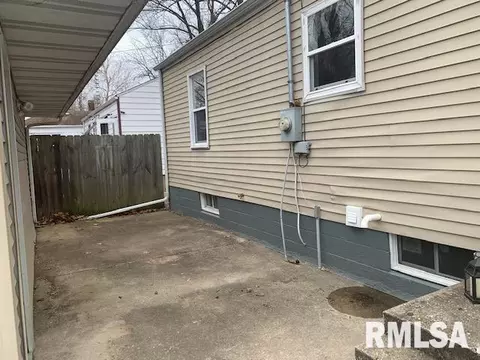 2500 S 4th St, Springfield, IL 62703 photo 4