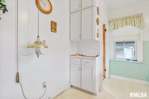 2430 S 12th St, Springfield, IL 62703 photo 16