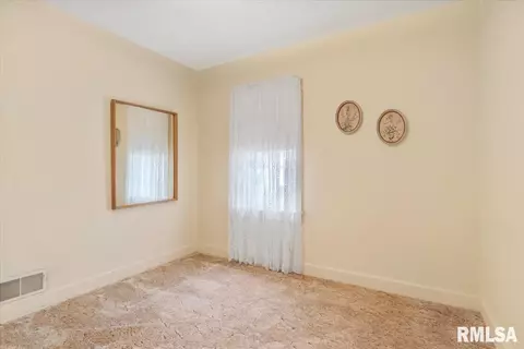 2430 S 12th St, Springfield, IL 62703 photo 9