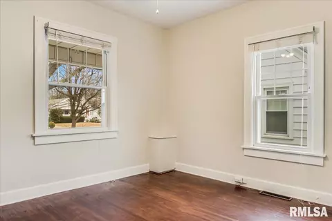 2033 S State St, Springfield, IL 62704 photo 11