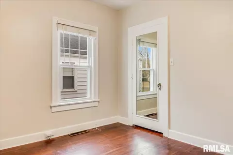 2033 S State St, Springfield, IL 62704 photo 12