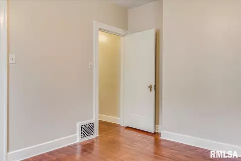2033 S State St, Springfield, IL 62704 photo 13