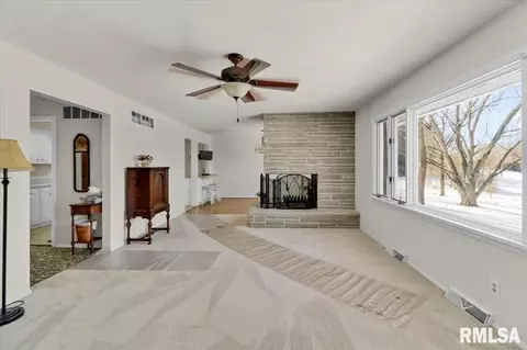 89 Greencastle Cir, Springfield, IL 62712 photo 10
