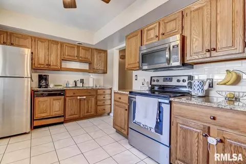 312 Cartwright Dr, Springfield, IL 62704 photo 8