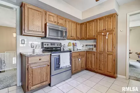 312 Cartwright Dr, Springfield, IL 62704 photo 7