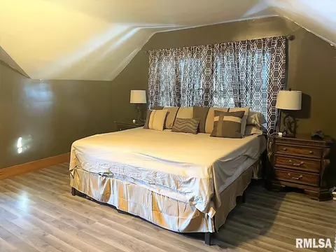 131 S Center St, Oneida, IL 61467 photo 20