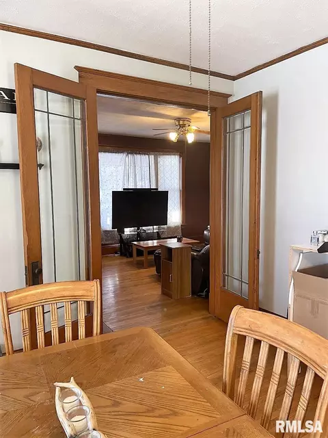 131 S Center St, Oneida, IL 61467 photo 14