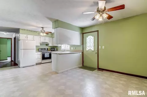 2830 Piper Rd, Springfield, IL 62707 photo 9