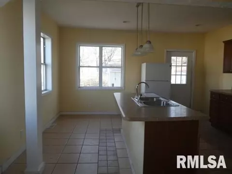 1432 N 11th St, Springfield, IL 62702 photo 8