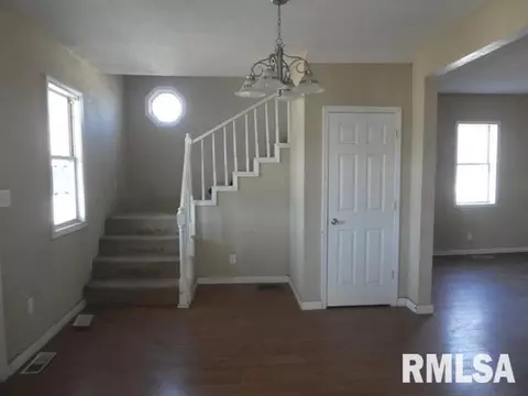 1432 N 11th St, Springfield, IL 62702 photo 2