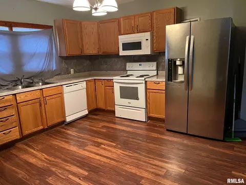 1704 E Keys St, Springfield, IL 62702 photo 5