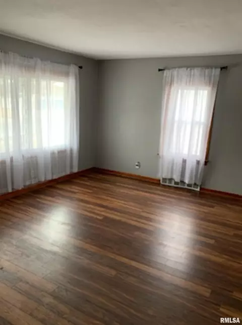 1704 E Keys St, Springfield, IL 62702 photo 2