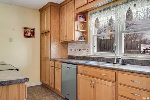 12 Harriet Ln, Springfield, IL 62702 photo 8