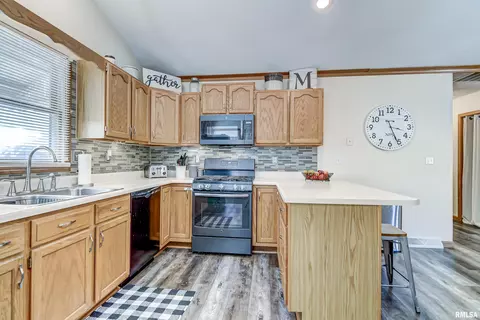3031 Twin Lakes Dr, Springfield, IL 62707 photo 7