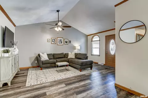 3031 Twin Lakes Dr, Springfield, IL 62707 photo 3