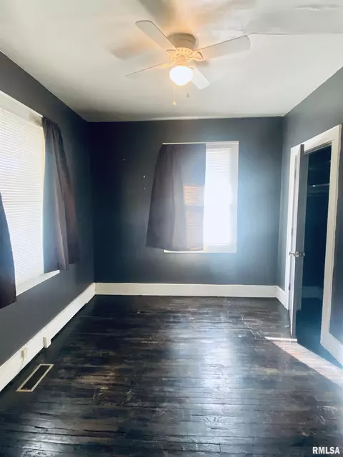 1813 S 11th St, Springfield, IL 62703 photo 5