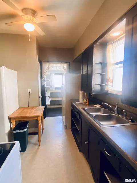 1813 S 11th St, Springfield, IL 62703 photo 11