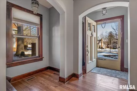 2217 Wiggins Ave, Springfield, IL 62704 photo 2
