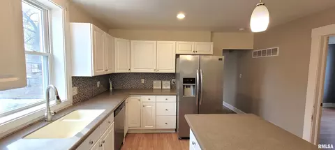 922 S College St, Springfield, IL 62704 photo 16