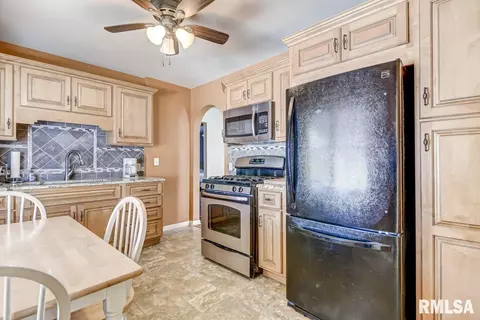 3207 Sherman St, Springfield, IL 62703 photo 7