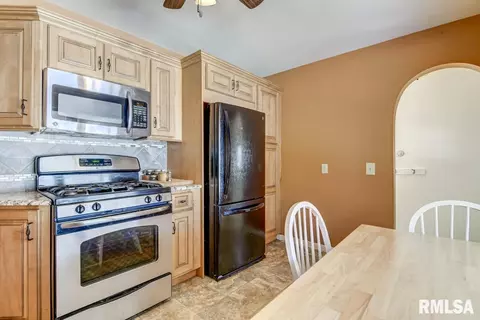 3207 Sherman St, Springfield, IL 62703 photo 9