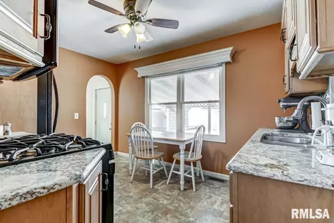 3207 Sherman St, Springfield, IL 62703 photo 8