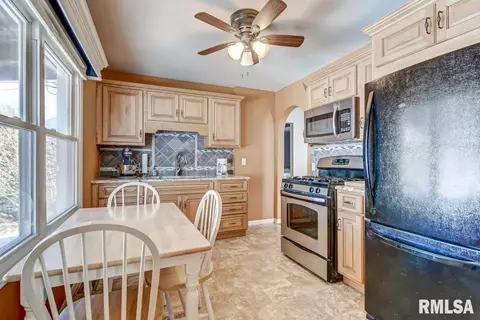 3207 Sherman St, Springfield, IL 62703 photo 6