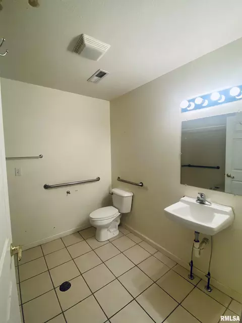 1305 E Reynolds St, Springfield, IL 62702 photo 7