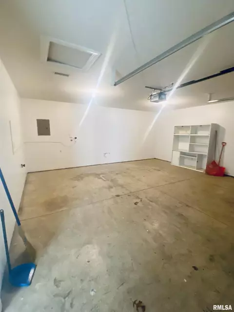 1305 E Reynolds St, Springfield, IL 62702 photo 13