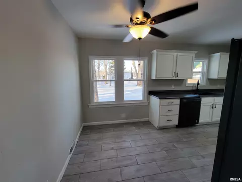 33 Hazel Ln, Springfield, IL 62712 photo 4