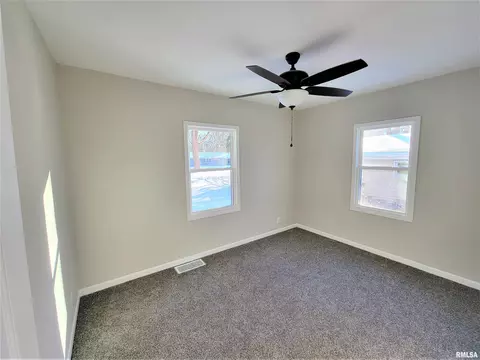 33 Hazel Ln, Springfield, IL 62712 photo 8