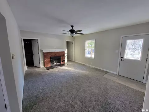 33 Hazel Ln, Springfield, IL 62712 photo 2