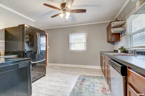 1429 W Governor St, Springfield, IL 62704 photo 10