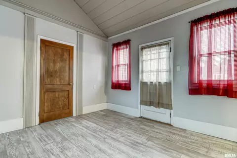 1429 W Governor St, Springfield, IL 62704 photo 13