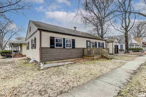 1429 W Governor St, Springfield, IL 62704 photo 2