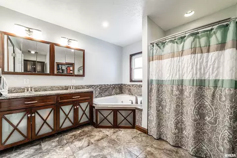 110 S Elm St, Mclean, IL 61754 photo 19
