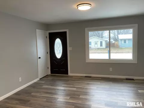 3013 Stokebridge Rd, Springfield, IL 62702 photo 4