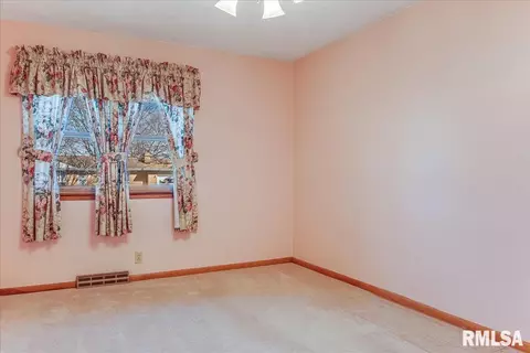 38 Horseshoe Dr, Springfield, IL 62702 photo 23