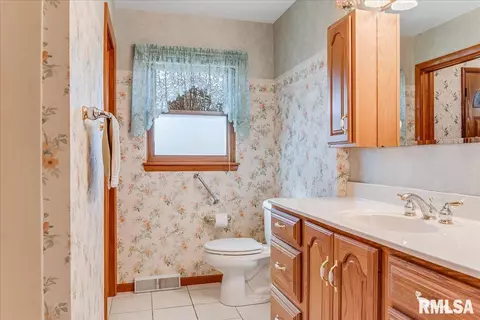 38 Horseshoe Dr, Springfield, IL 62702 photo 16