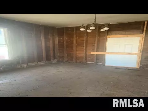 1813 S 2nd St, Springfield, IL 62703 photo 2
