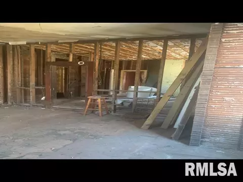 1813 S 2nd St, Springfield, IL 62703 photo 4