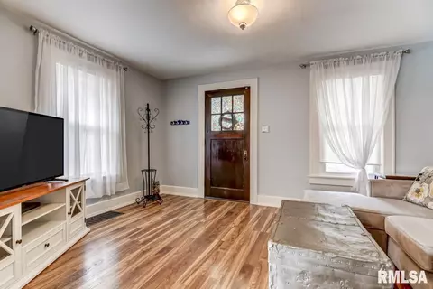 2112 S 4th St, Springfield, IL 62703 photo 5