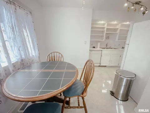 2925 S 3rd St, Springfield, IL 62703 photo 8