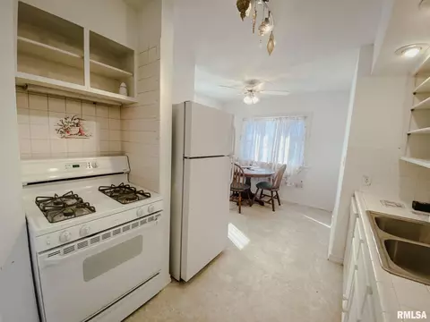 2925 S 3rd St, Springfield, IL 62703 photo 7