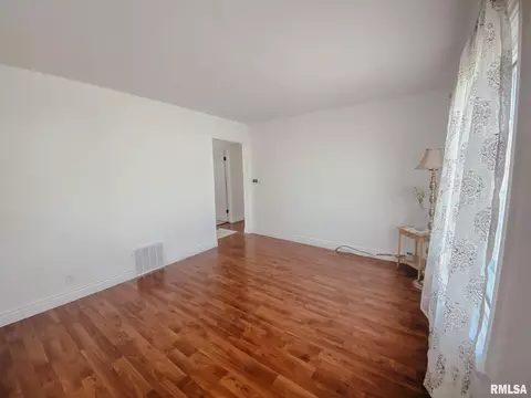 2925 S 3rd St, Springfield, IL 62703 photo 3