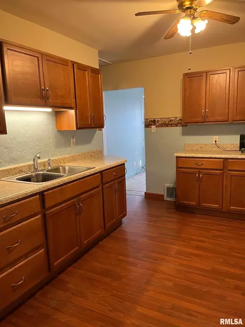 2532 S 4th St, Springfield, IL 62703 photo 6