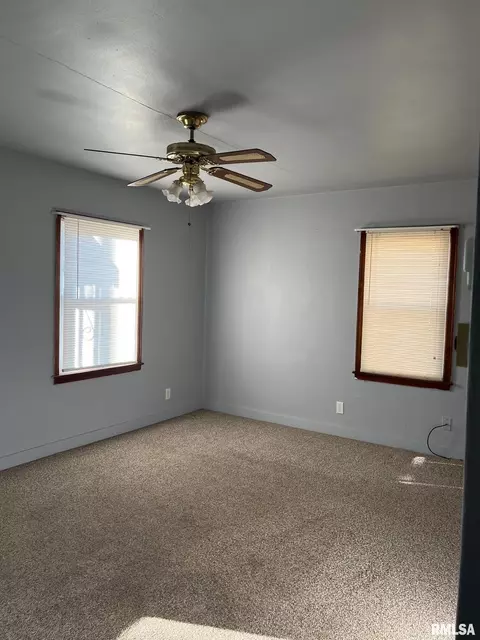 2532 S 4th St, Springfield, IL 62703 photo 4