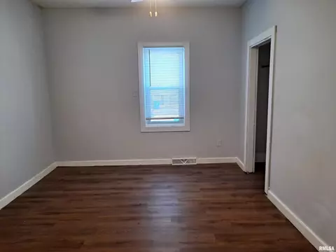 1727 N Peoria Rd, Springfield, IL 62702 photo 11