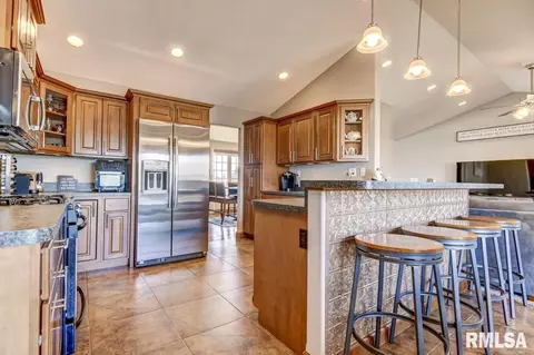 23402 Covered Bridge Rd, Athens, IL 62613 photo 12