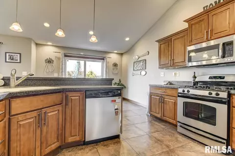 23402 Covered Bridge Rd, Athens, IL 62613 photo 11